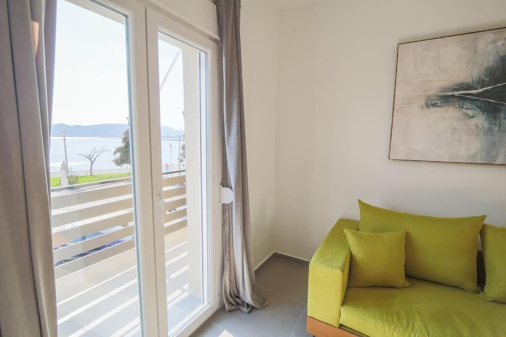*Oasis* Best View Jacuzzi New Central Apartment Volos Bagian luar foto