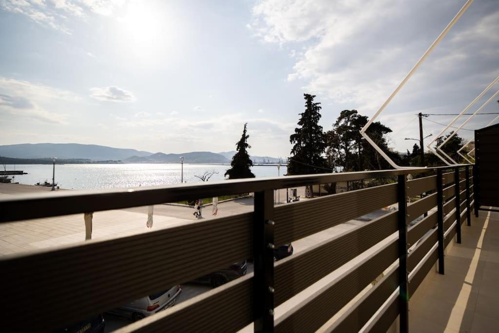 *Oasis* Best View Jacuzzi New Central Apartment Volos Bagian luar foto