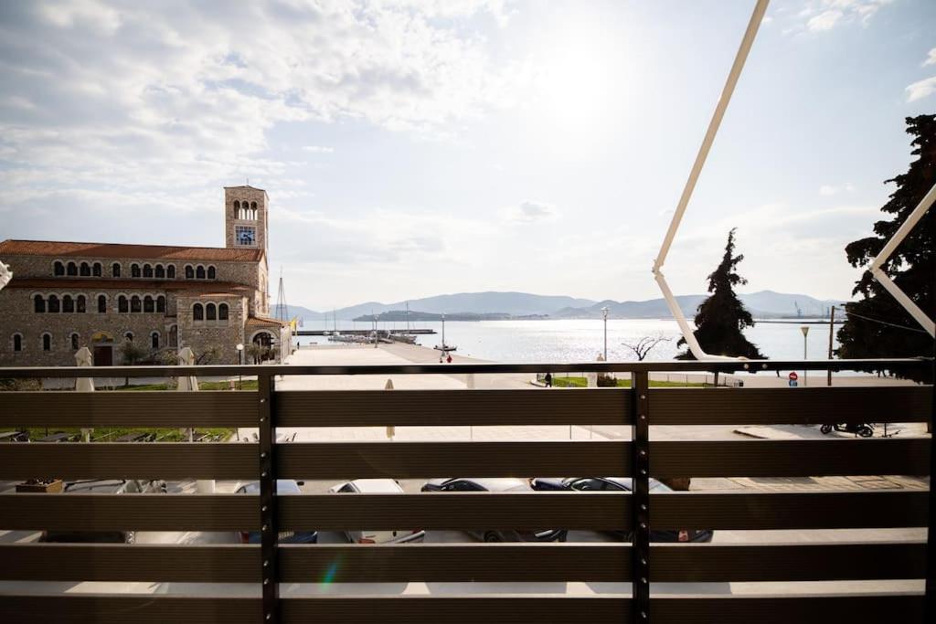 *Oasis* Best View Jacuzzi New Central Apartment Volos Bagian luar foto