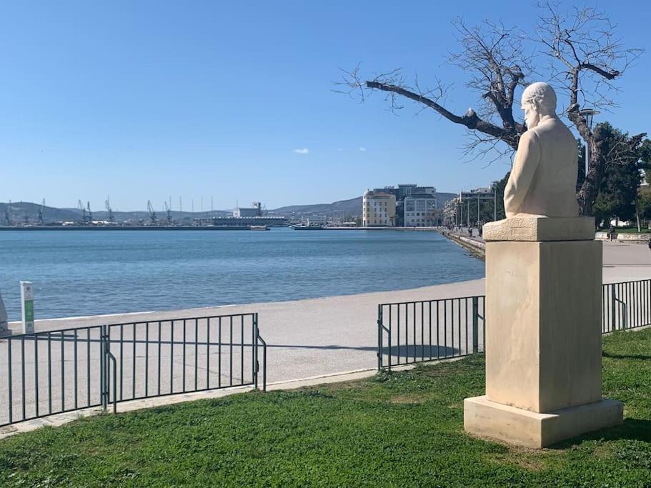*Oasis* Best View Jacuzzi New Central Apartment Volos Bagian luar foto